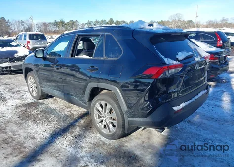 2021 Toyota Rav4 Xle Premium z USA, uszkodzony, nr VIN 2T3A1RFV9MW158069